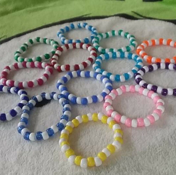 kandi bracelets set of 13 - Picture 5 of 14